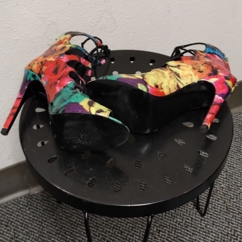 Steve Madden Cythiaa Multi-Color Open Toe Lace Up Heels Sz 5.5 M Beautful - Picture 9 of 16
